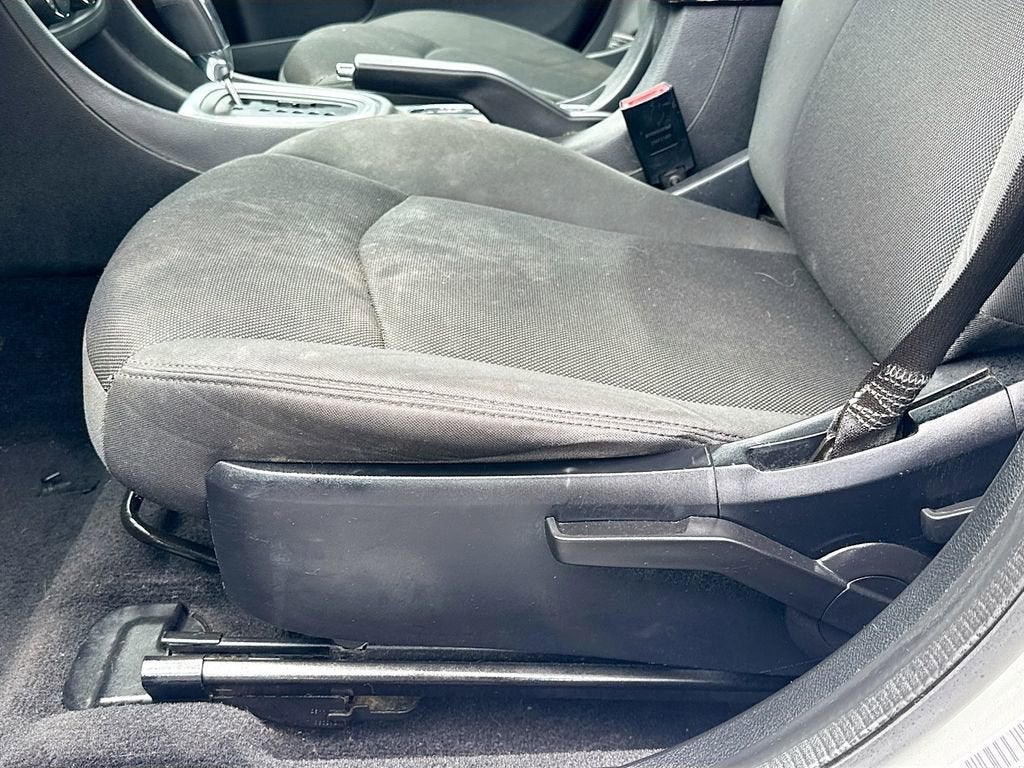 2012 Dodge Avenger SE
