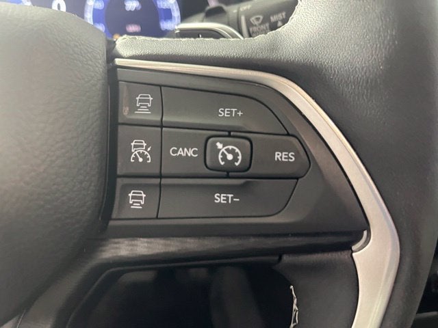 2023 Jeep Grand Cherokee L Laredo 4x4