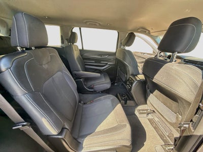 2023 Jeep Grand Cherokee L Laredo 4x4