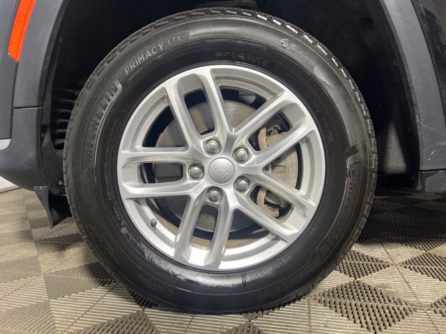 2023 Jeep Grand Cherokee L Laredo 4x4