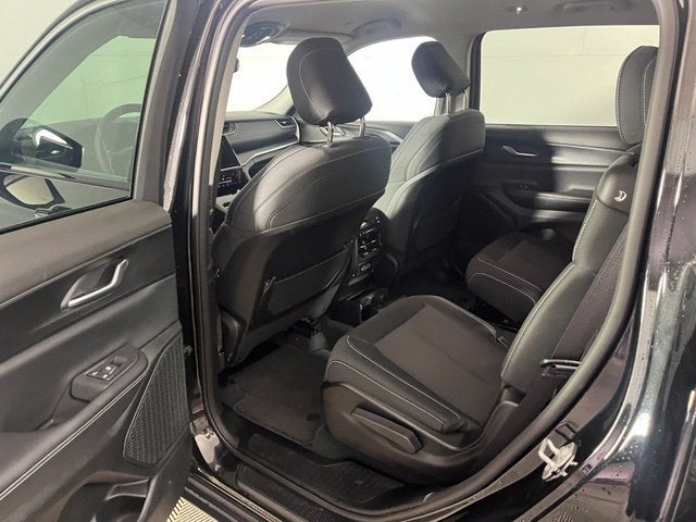 2023 Jeep Grand Cherokee L Laredo 4x4