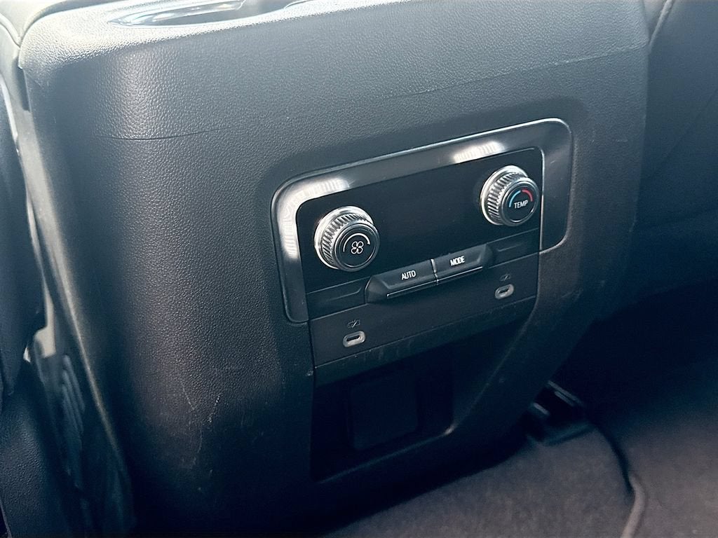 2024 GMC Yukon XL SLE
