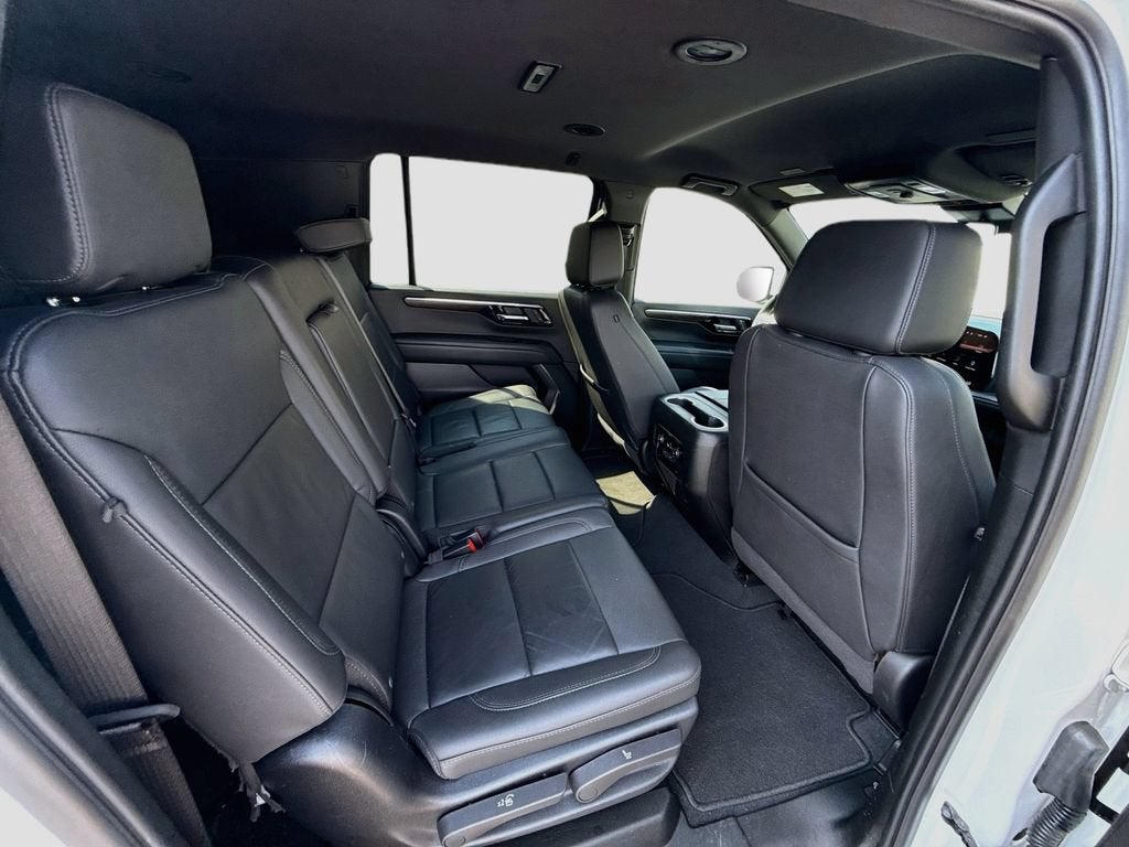 2025 Chevrolet Suburban LT