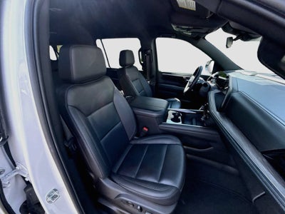 2025 Chevrolet Suburban LT
