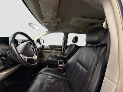 2010 Chrysler Town & Country Touring