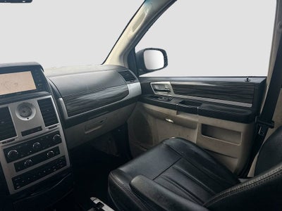 2010 Chrysler Town & Country Touring