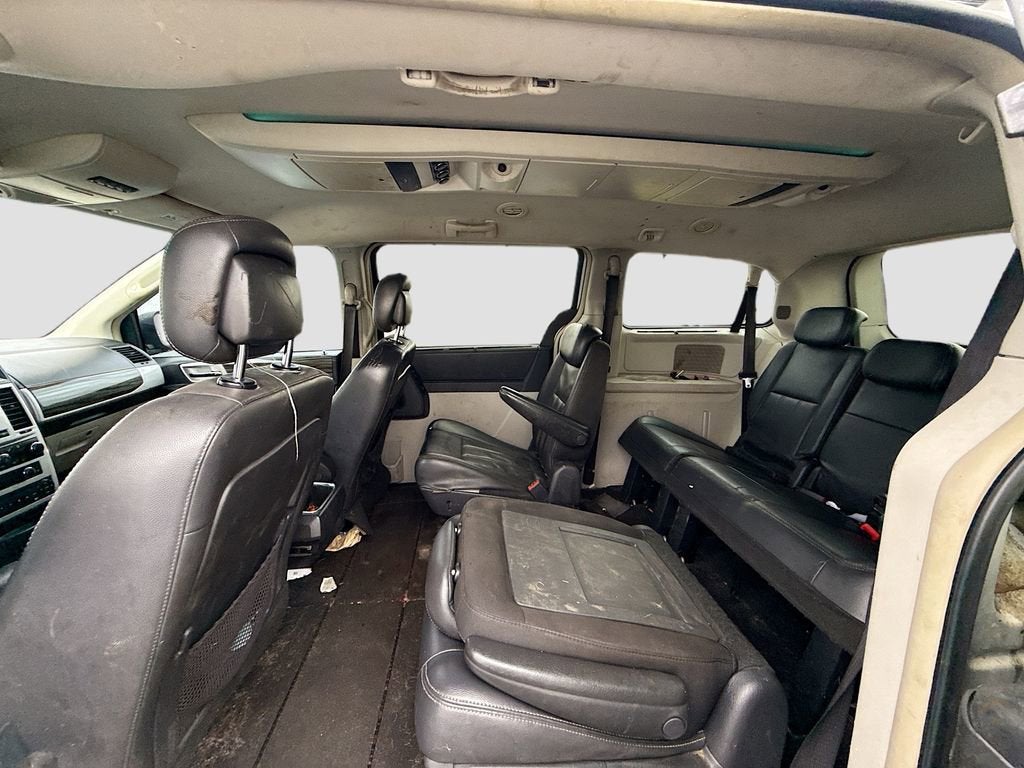 2010 Chrysler Town & Country Touring