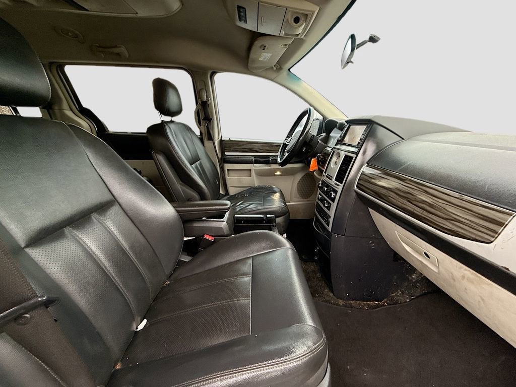 2010 Chrysler Town & Country Touring