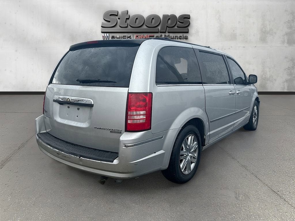 2010 Chrysler Town & Country Touring