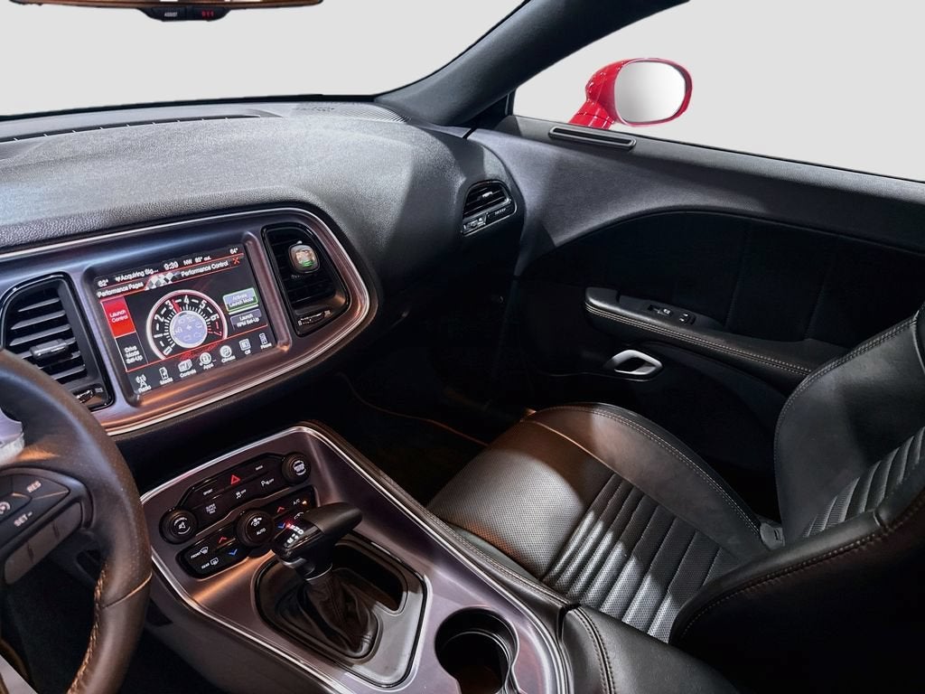2016 Dodge Challenger 392 Hemi Scat Pack Shaker