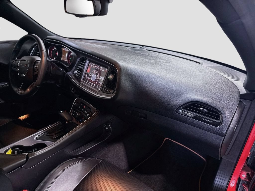 2016 Dodge Challenger 392 Hemi Scat Pack Shaker