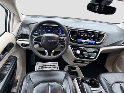 2022 Chrysler Pacifica Hybrid Touring L