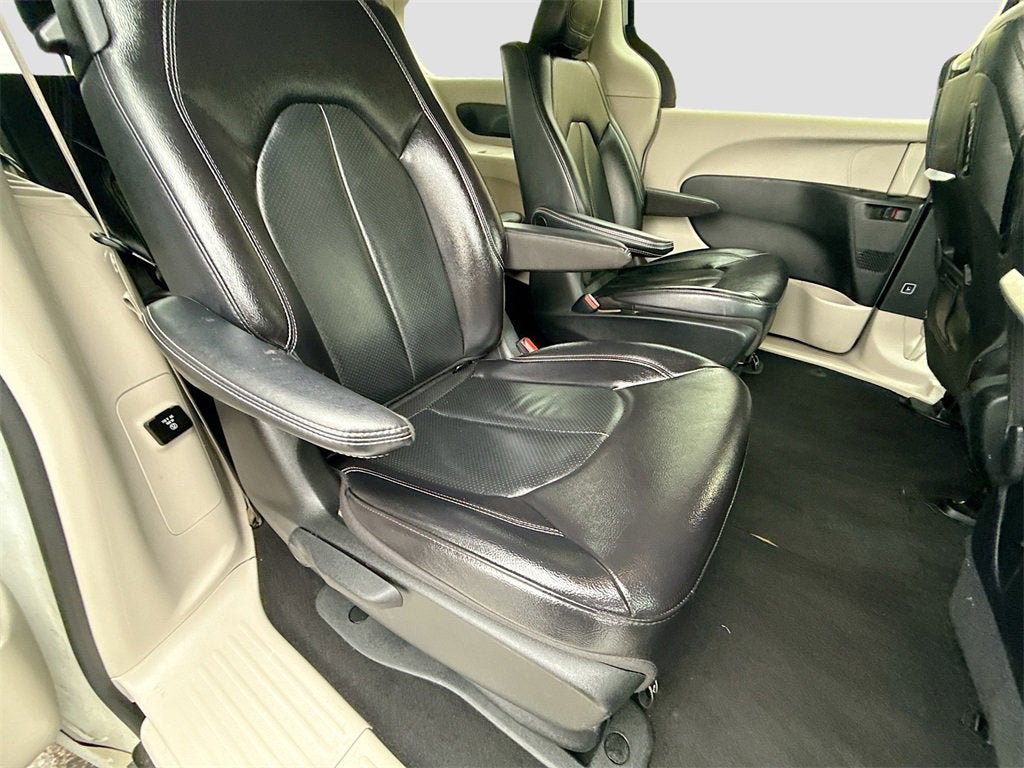 2022 Chrysler Pacifica Hybrid Touring L