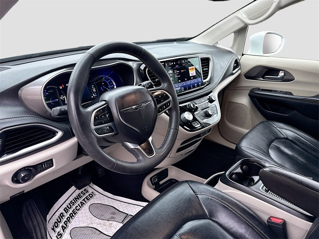 2022 Chrysler Pacifica Hybrid Touring L