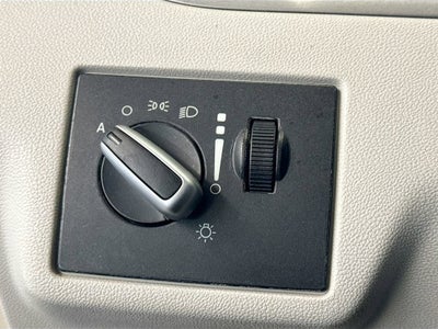 2010 Volkswagen Routan SEL w/Navigation