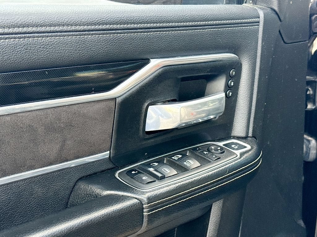 2022 RAM 3500 Laramie Crew Cab 4x4 8' Box