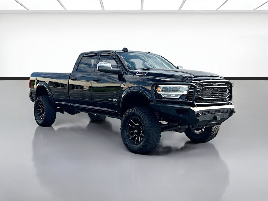 2022 RAM 3500 Laramie Crew Cab 4x4 8' Box