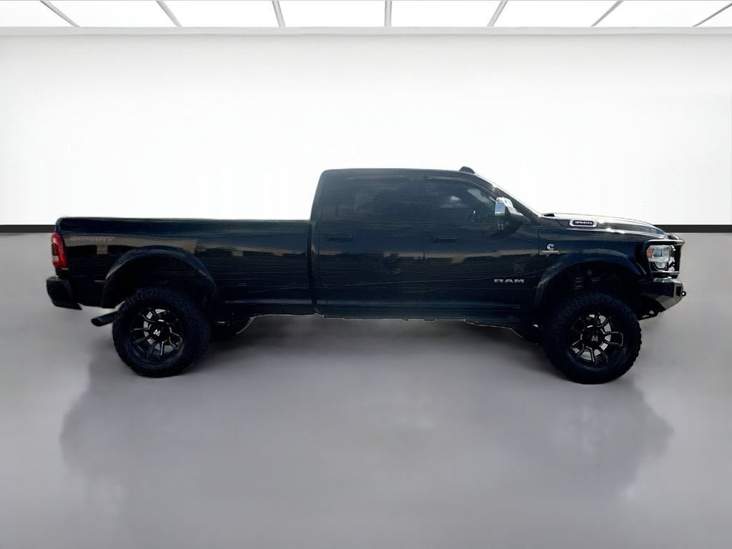 2022 RAM 3500 Laramie Crew Cab 4x4 8' Box