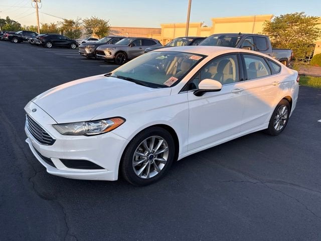2017 Ford Fusion SE FWD's photo