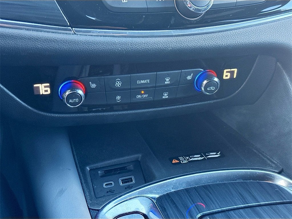 2023 Buick Enclave Essence