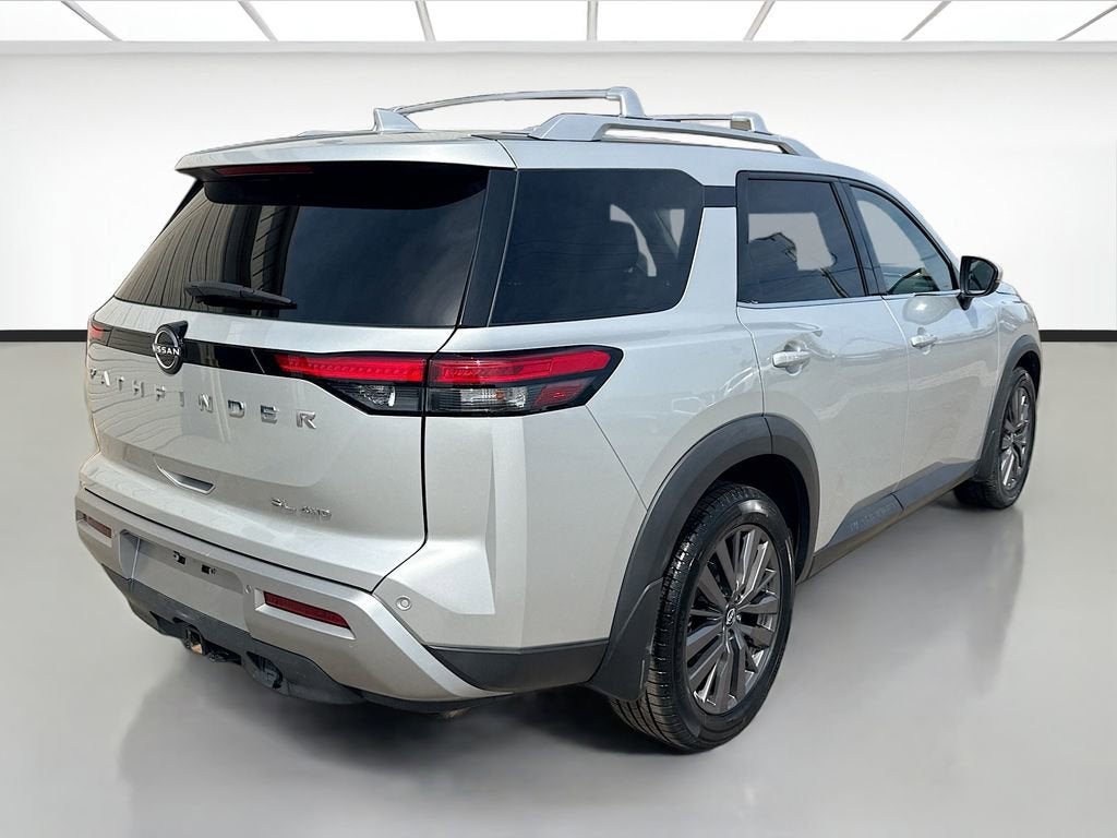 2022 Nissan Pathfinder SL