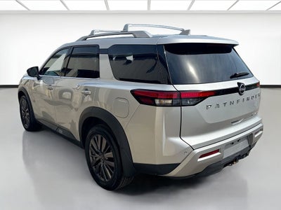 2022 Nissan Pathfinder SL