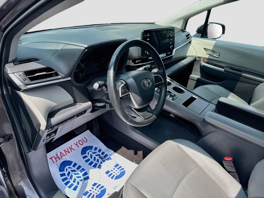 2024 Toyota Sienna XLE