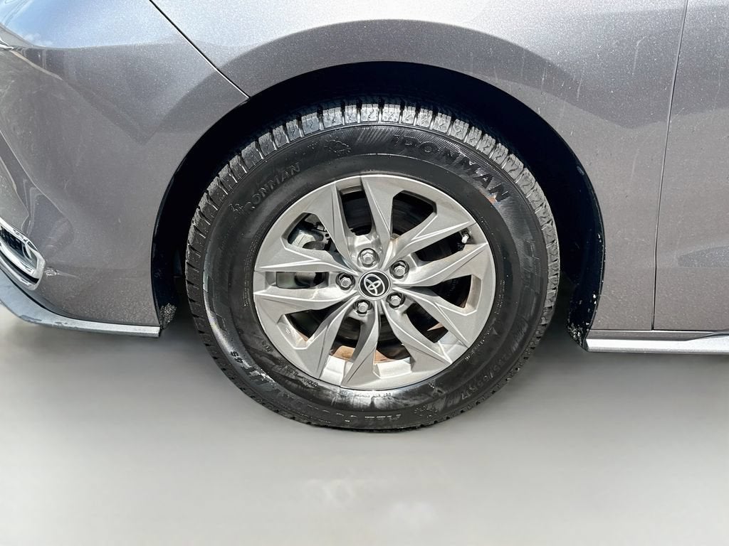 2024 Toyota Sienna XLE