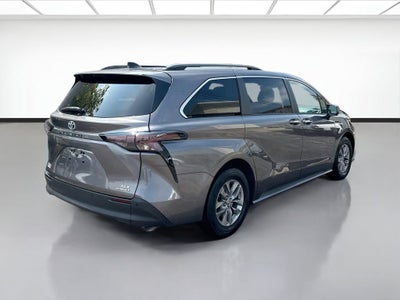 2024 Toyota Sienna XLE
