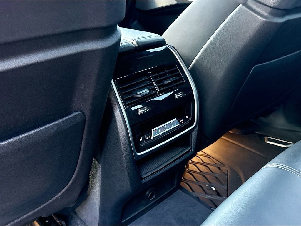 2023 BMW X5 M50i