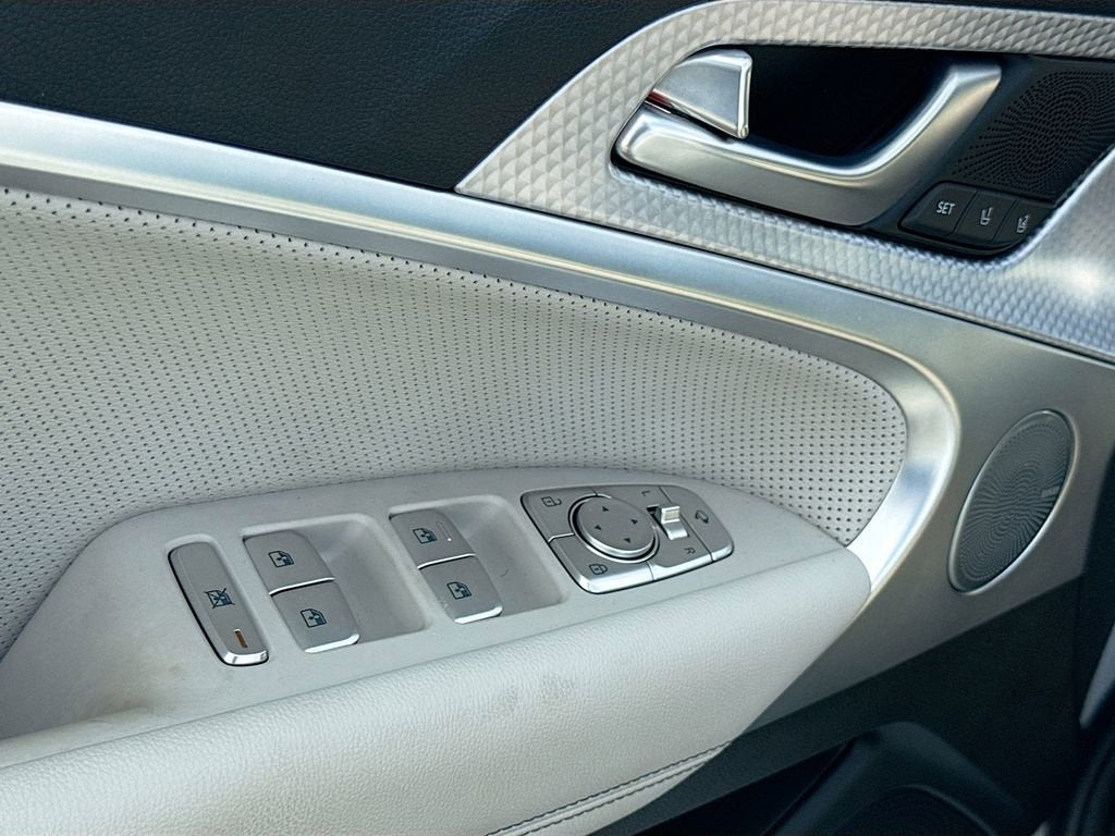 2023 Genesis G70 2.0T AWD
