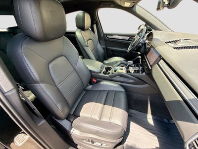 2023 Porsche Cayenne Coupe Platinum Edition