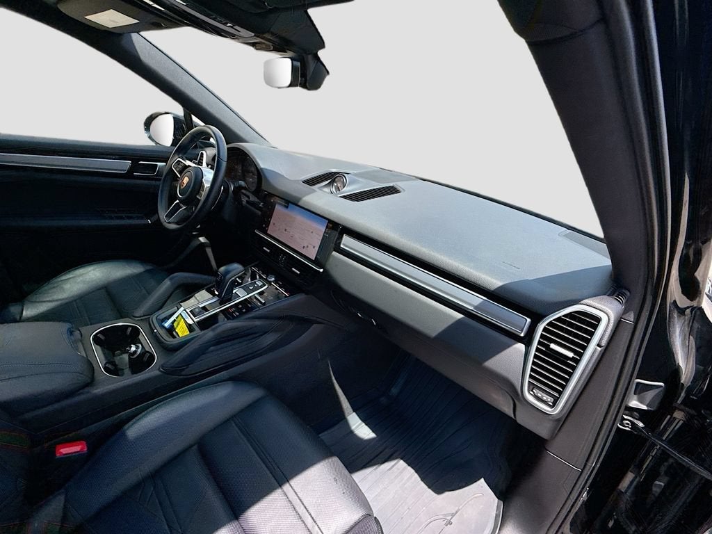 2023 Porsche Cayenne Coupe Platinum Edition