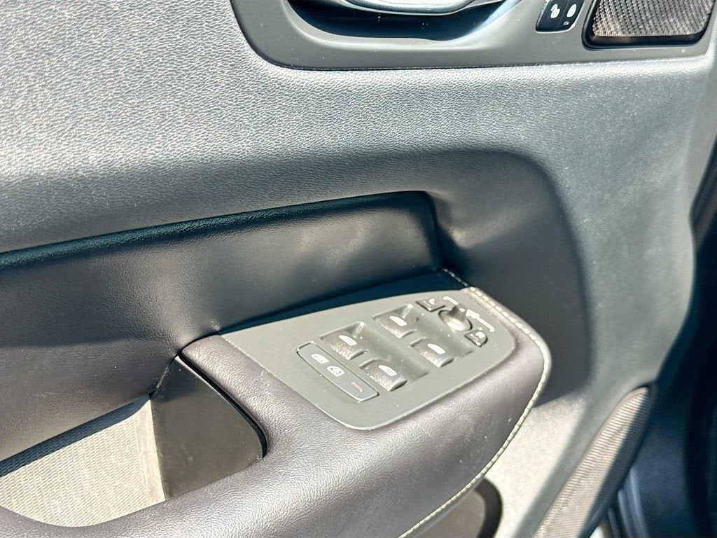 2023 Volvo XC60 Ultimate Bright Theme