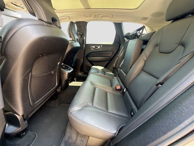 2023 Volvo XC60 Ultimate Bright Theme