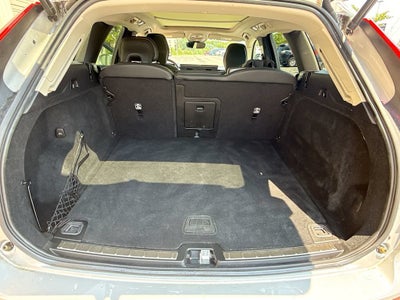 2023 Volvo XC60 Ultimate Bright Theme