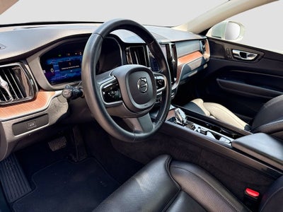 2023 Volvo XC60 Ultimate Bright Theme