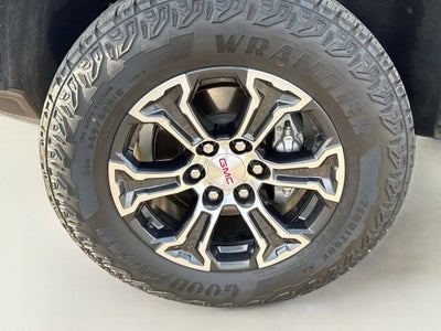2024 GMC Canyon AT4