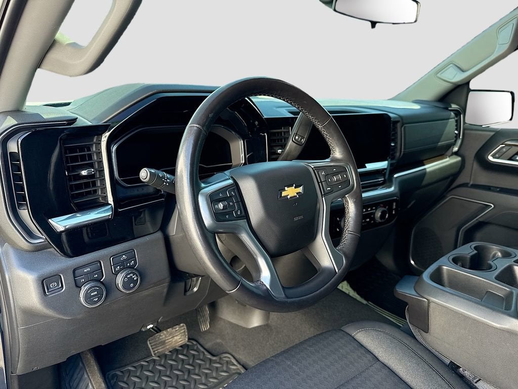 2022 Chevrolet Silverado 1500 LT (2FL)